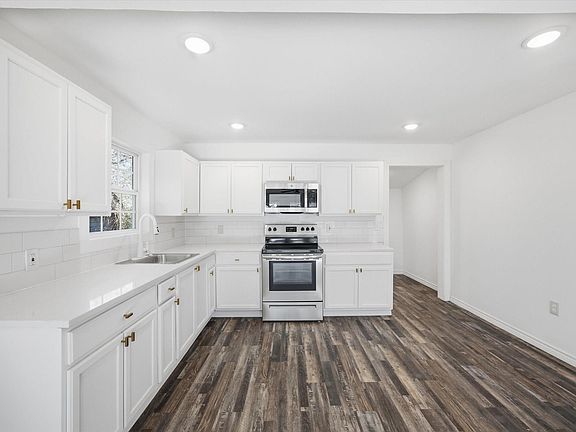 2nd image of 807 Adkins St