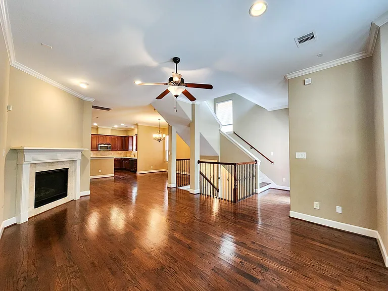219 W 27th St #K — Photo 13