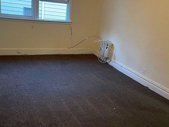 5th image of 740 Bergen Ave APT 3