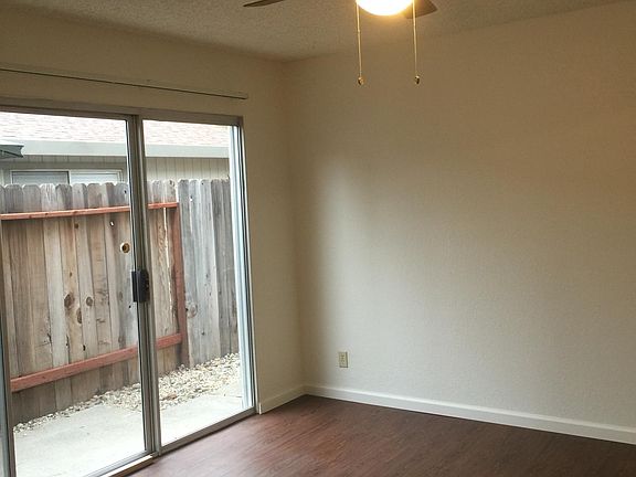 3rd image of 1719 Kent St APT A