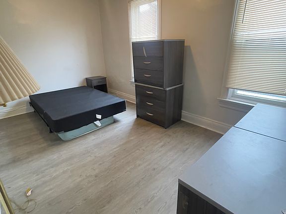 5th image of 121 Hertel Ave