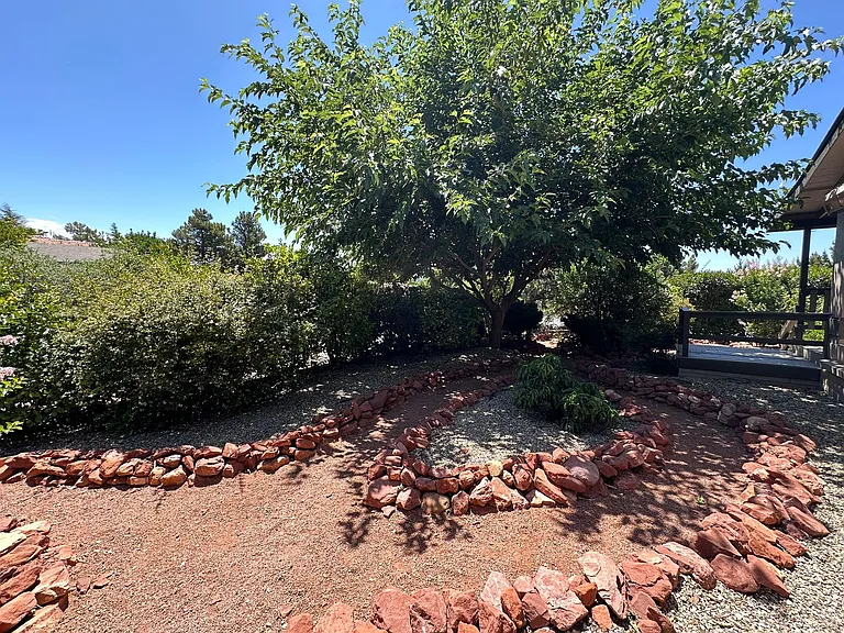 2510 Arrowhead Rd — Photo 4
