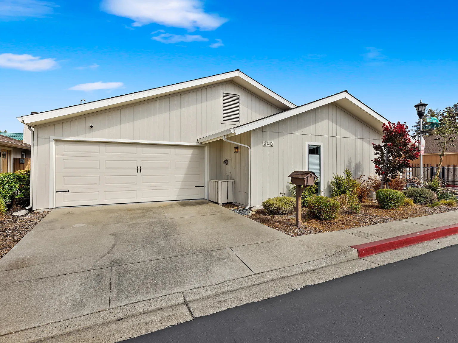 3 bed, 1517 sqft, $4,000 — Photo 1