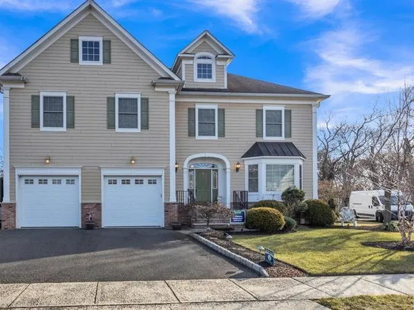 312 Harris Ave, Middlesex, NJ 08846