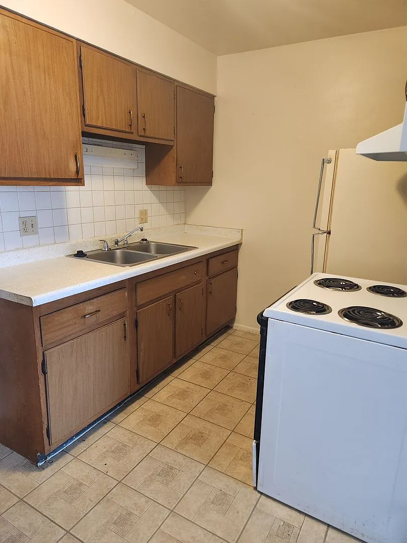 6307 Reed Rd — Photo 3