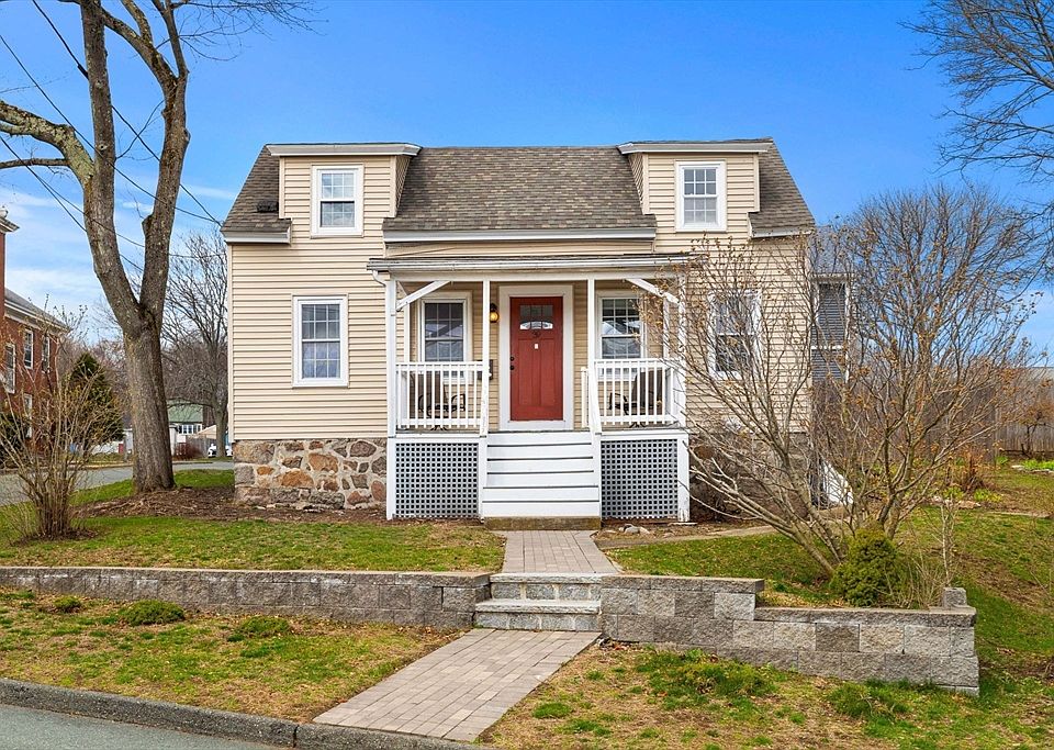 1st image of 39 Chestnut St