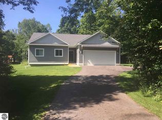 3233 Inland Oaks Dr, Interlochen, MI 49643