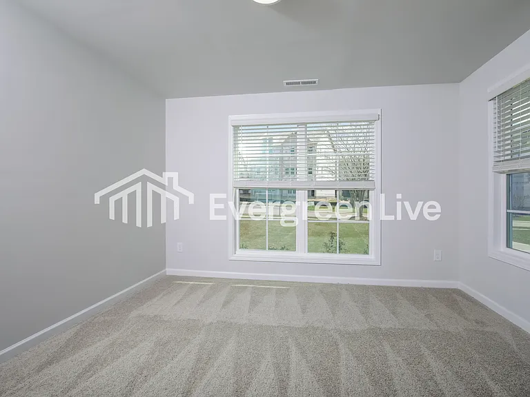 542 Hodge Rd — Photo 13