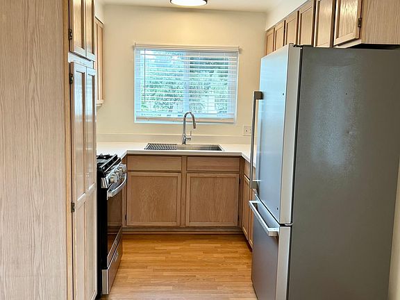 2nd image of 1119 San Pascual St #Q