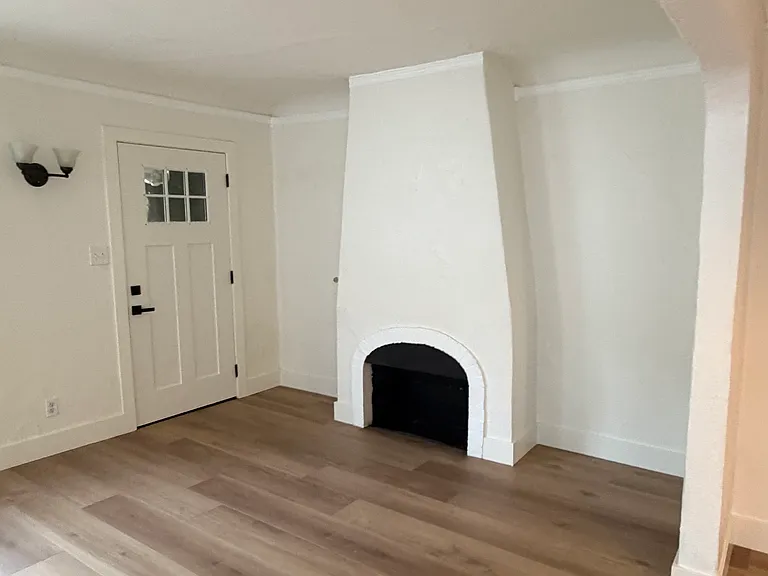 200 Westmont Dr — Photo 1