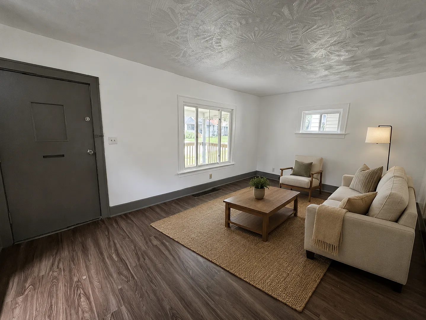 Spacious 3-Bedroom Akron Home with Central Air, Full Basement & Large Backyard — Photo 3