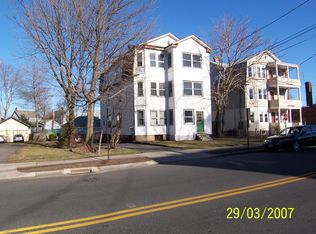 236 Quaker Ln S #3, West Hartford, CT 06119