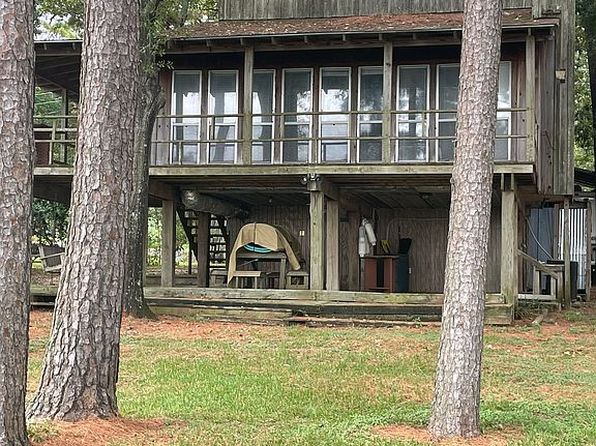 114 N Cypress Rd