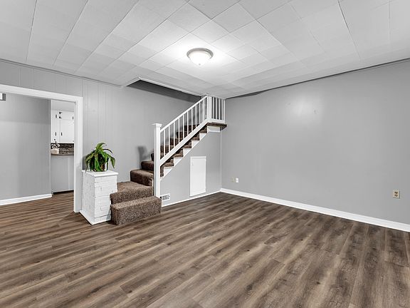 3rd image of 1439 S Luster Avenue