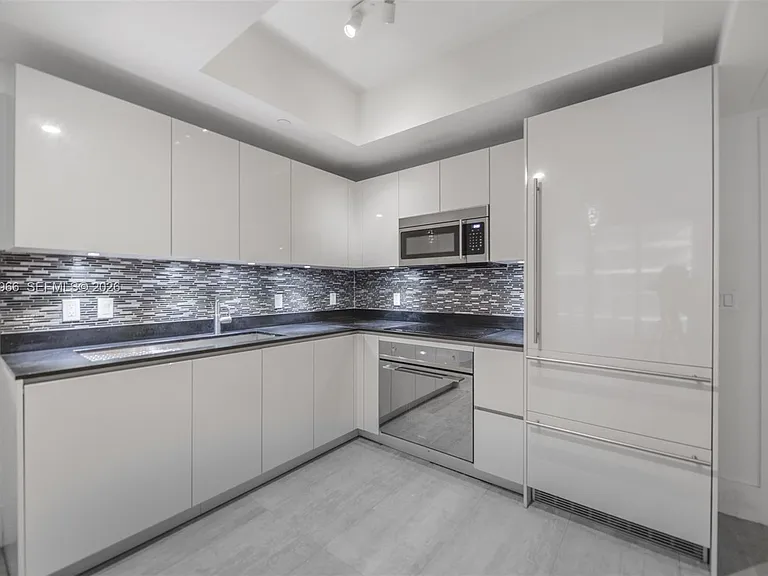 1010 Brickell Ave #4607 — Photo 18