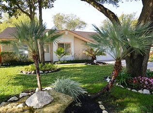 16706 Blackhawk Blvd, Friendswood, TX 77546