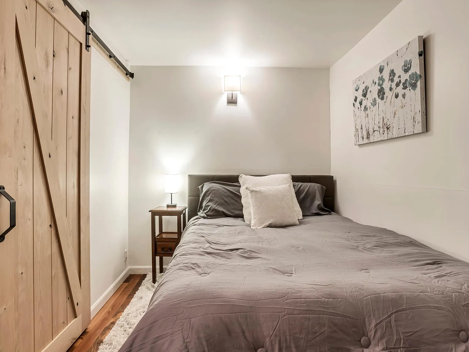 470 Woodside Ave — Photo 4