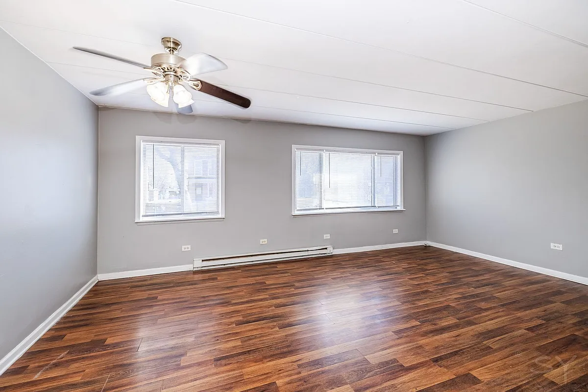 Building Photo - 6416-18 S Saint Lawrence Ave #1