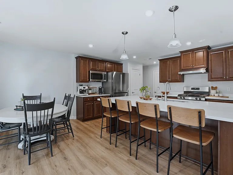 838 Dean Dr — Photo 15