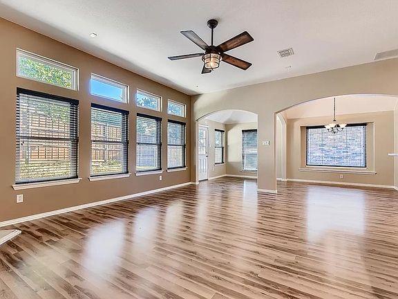 4th image of 3409 Marymount Dr