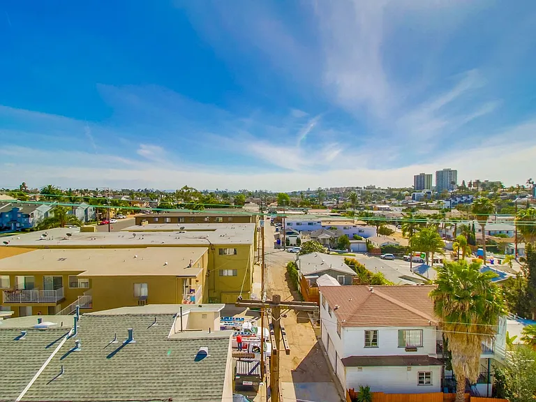 Townhome with Rooftop| Spacious 2-Bedroom Loft with Massive Private Rooftop Deck — Photo 34