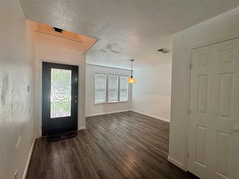 8435 Resada Park Ln — Photo 5