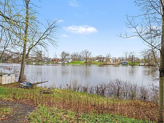 5th image of 2681 S Geneva Lake Dr