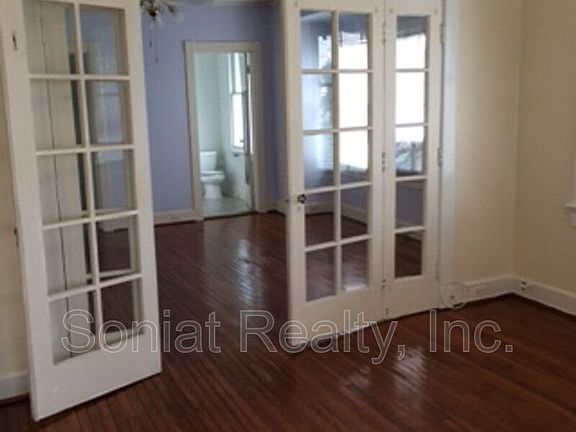 2nd image of 5324 Prytania St