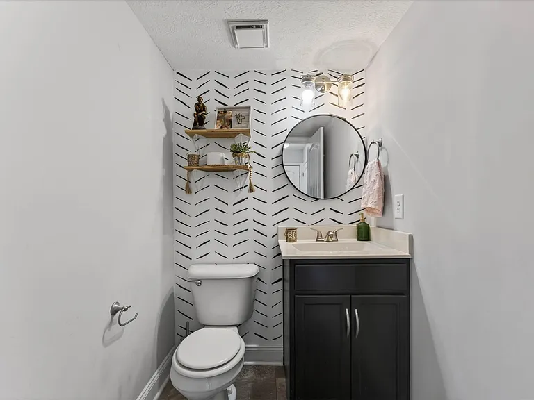1200 Eagles Nest Ln — Photo 18