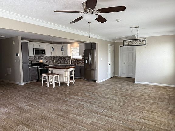 4th image of 1101 Jeter Ave