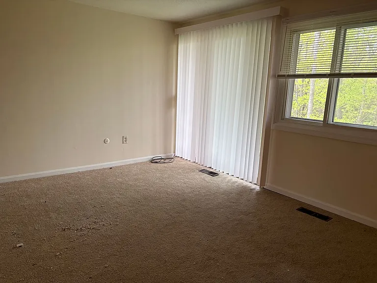 Townhouse Road Apartments — Photo 7