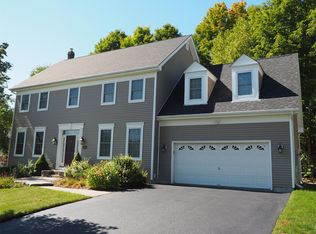 147 Cobblestone Cir, South Burlington, VT 05403