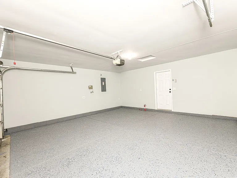 3933 Bergamot Ct — Photo 21