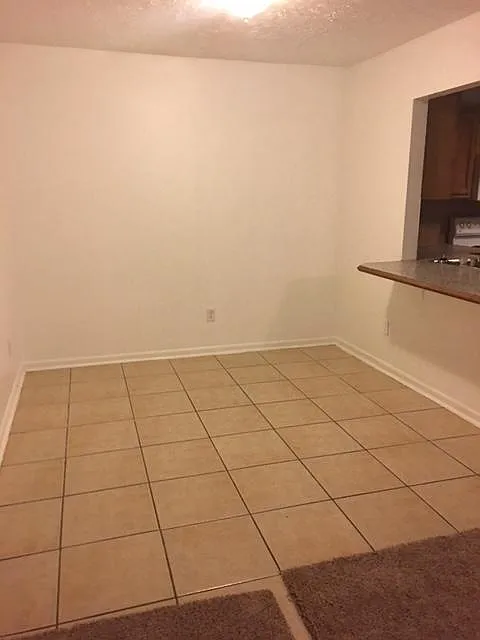 2 bed, 925 sqft, $795 — Photo 3