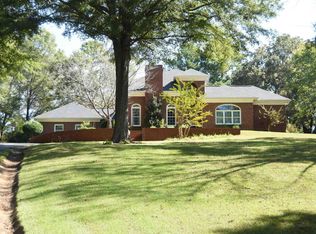 810 Dearmanville Dr N, Anniston, AL 36207