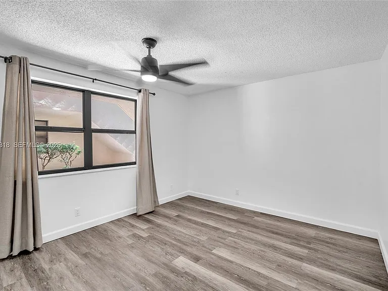 3405 Emerald Oaks Dr #0 — Photo 11