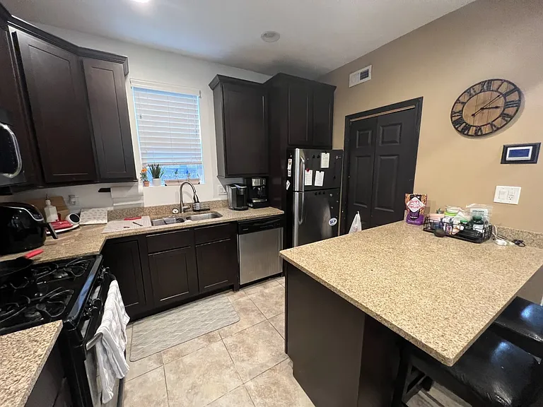 3327 N Hamilton Ave #2R — Photo 2