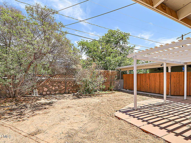 1104 Madeline Dr — Photo 36