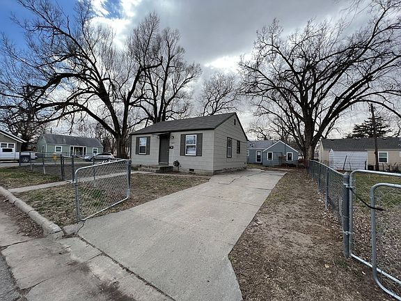 2nd image of 1602 Patton Ave