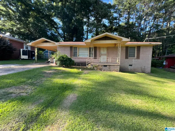 1621 Arrowhead Dr, Gadsden, AL 35903