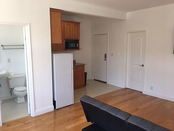 4th image of 389 Guerrero St APT 1