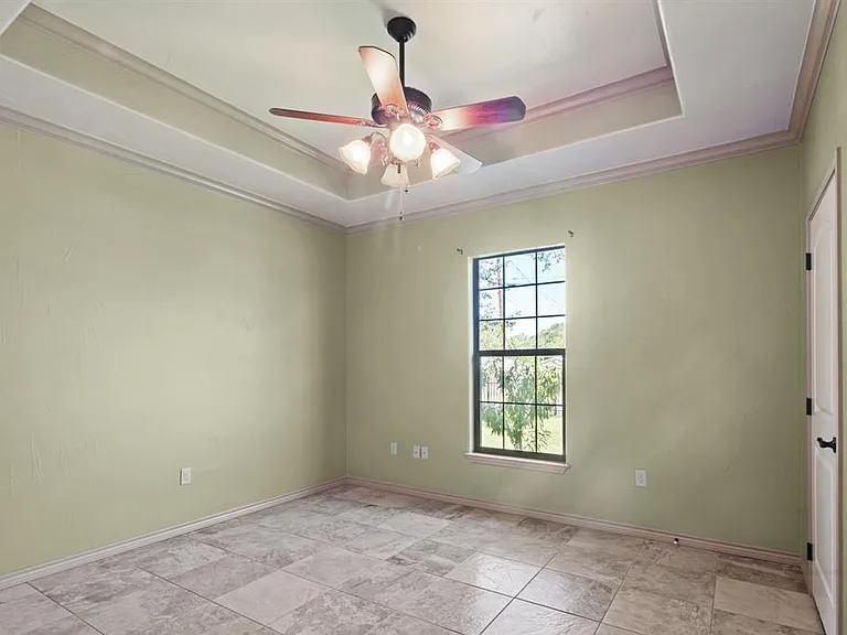 1404 Kings Valley Dr — Photo 23