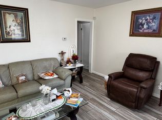 1024 E Pine St, Compton, CA 90221