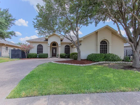 3811 Copper Bend Rd, Laredo, TX 78045
