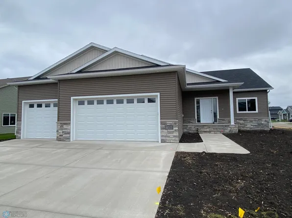 7492 16th St S, Fargo, ND 58104