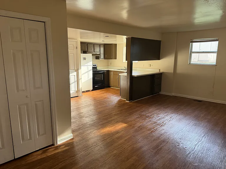 1115 Woodlawn Ave #1 — Photo 10