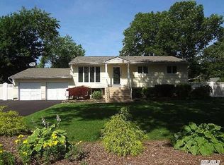 10 Gary St, Port Jefferson Station, NY 11776