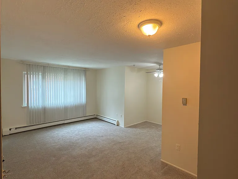 525 E Woodland St #C — Photo 6
