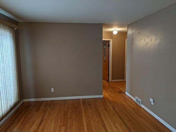 2nd image of 28469 Kathryn St