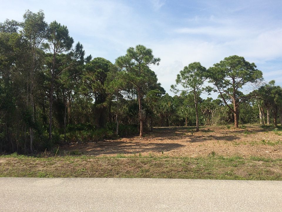 2nd image of 10210 Creekside Dr